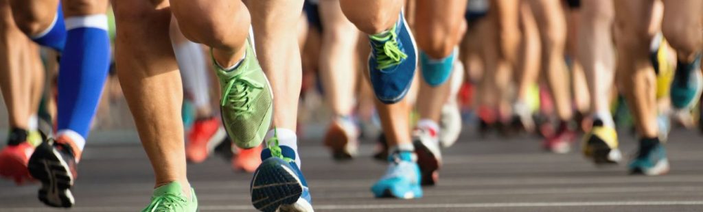 deportistas en una maraton