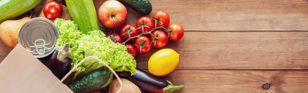bolsa con alimentos frescos